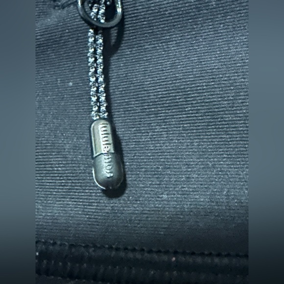 ⭐️Like New⭐️ Lululemon: Women’s Crops- Size 10 - Picture 8 of 11